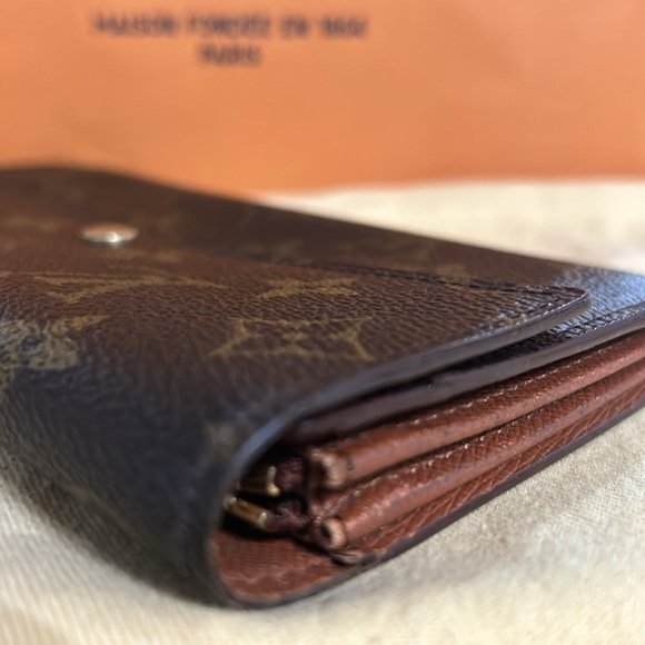 100% Authentic Louis Vuitton Monogram Sarah Long Wallet - Picture 5 of 15
